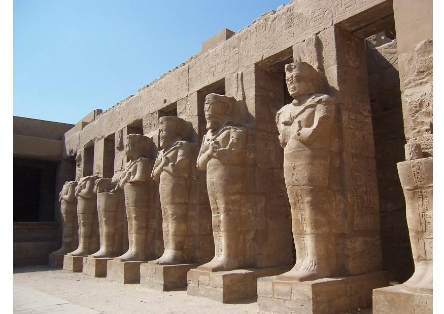 the temple complex of karnak in thebes (modern luxor) Photo the temple complex of karnak in thebes (modern luxor)