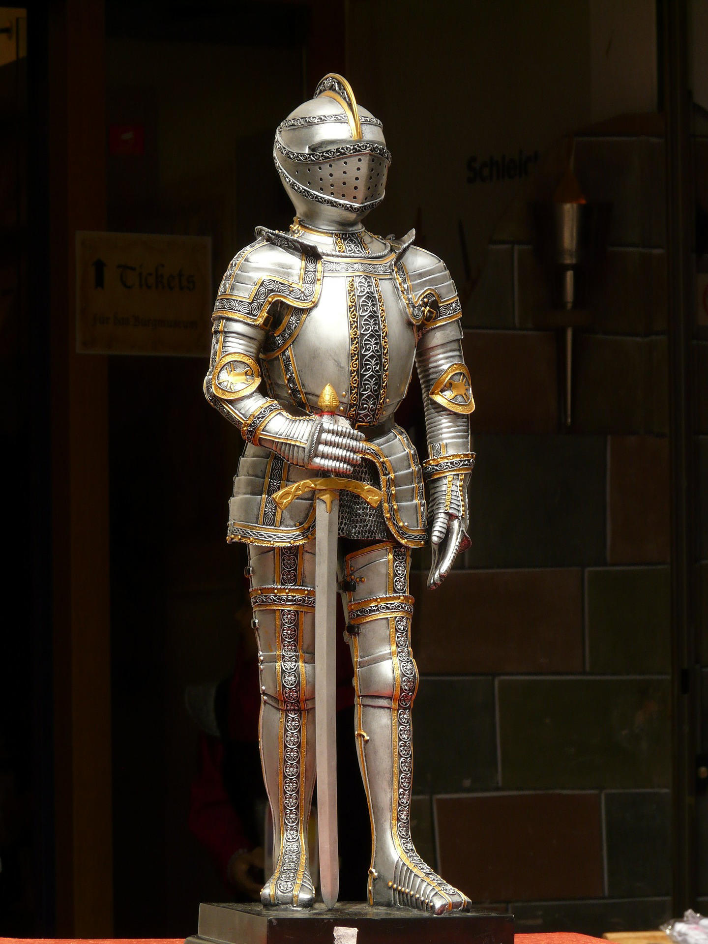 suit of armour Photo suit of armour