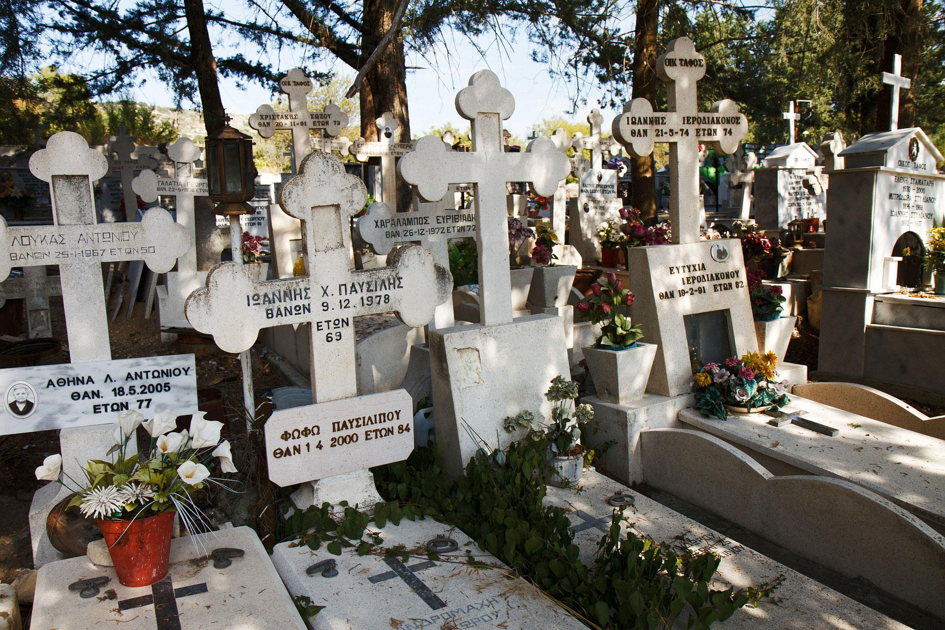 tombstones Photo tombstones