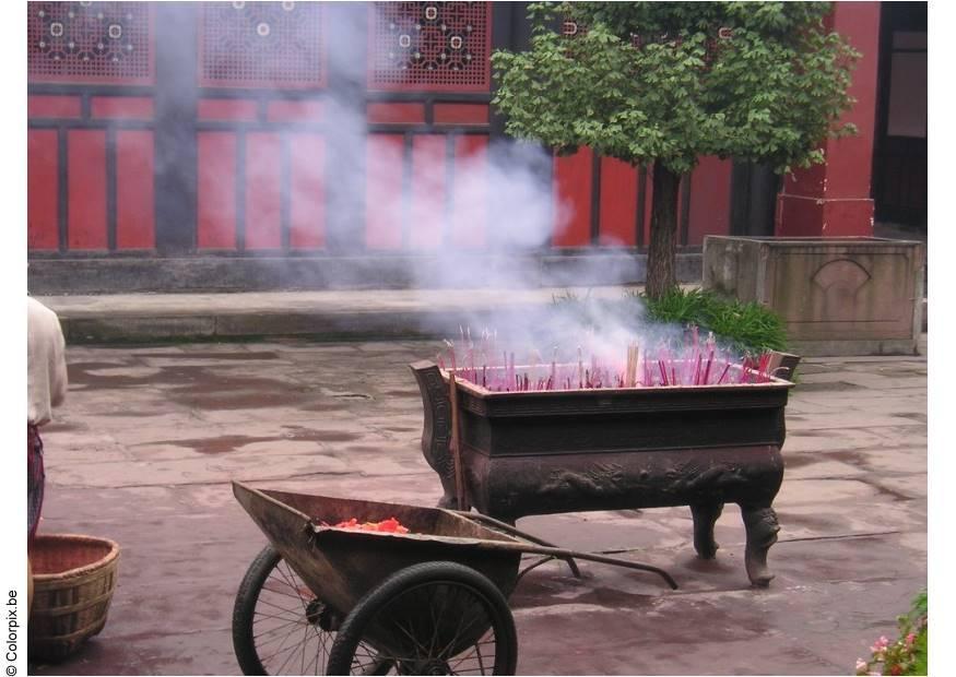 incense at chngdu temple Photo incense at chngdu temple