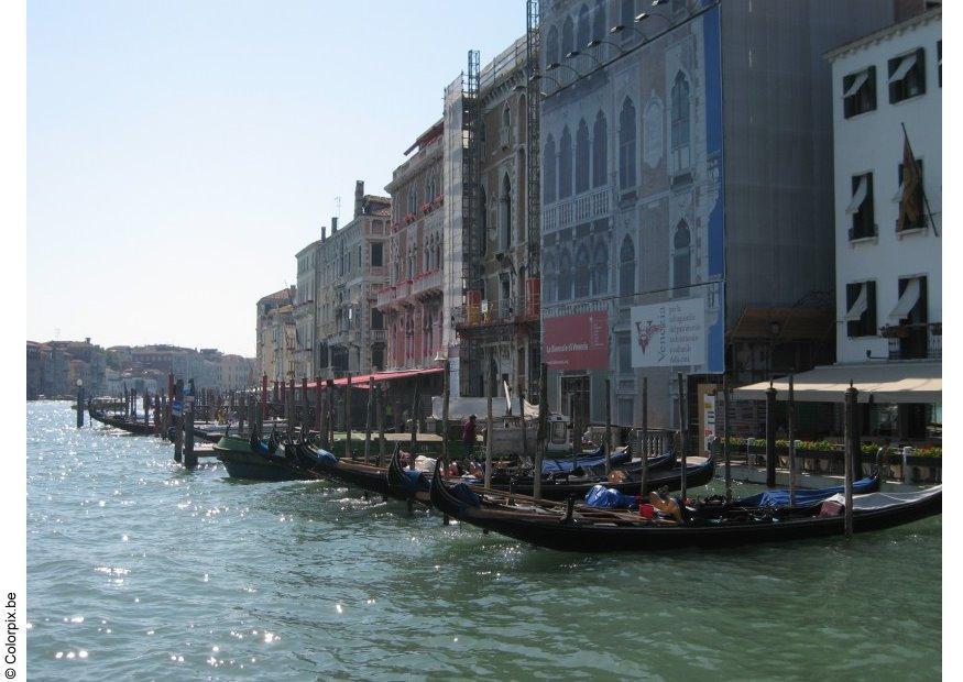 gondalas on grand canal Photo gondalas on grand canal