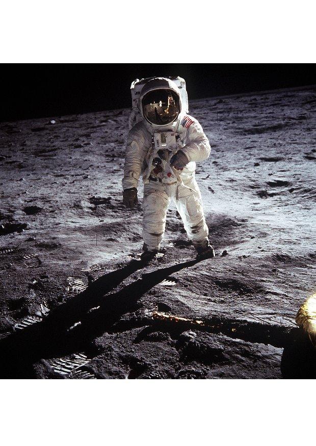 Photo astronaut on the moon