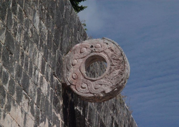 Photo Chichen Itza- goal on sport field