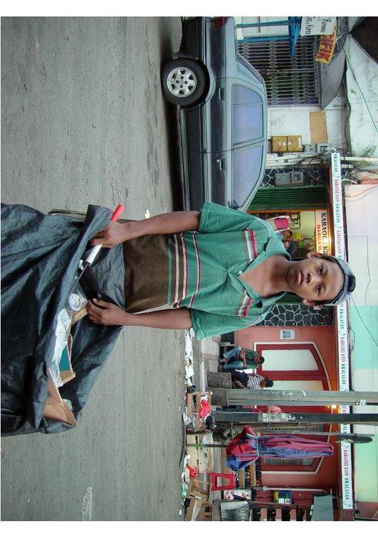 child garbage collector in Jakarta, Indonesia