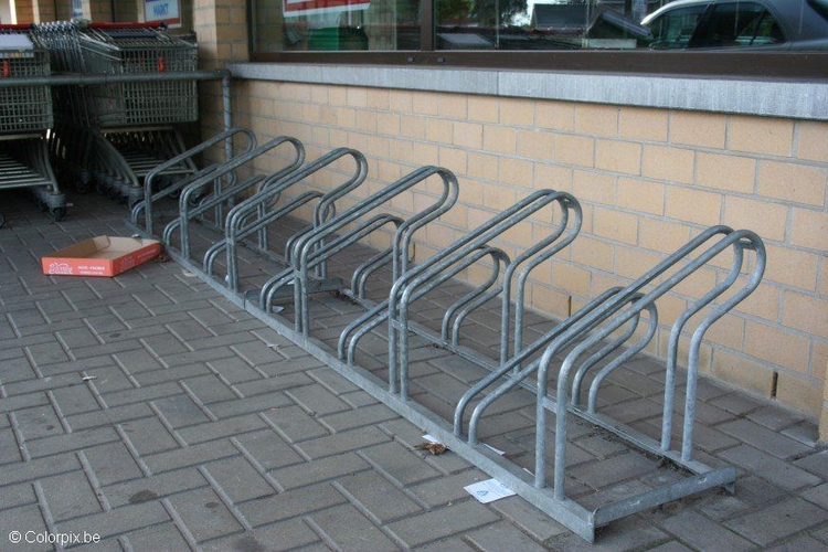 Photo cycle stand