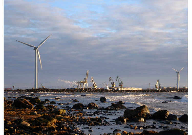 Photo harbour with windmills