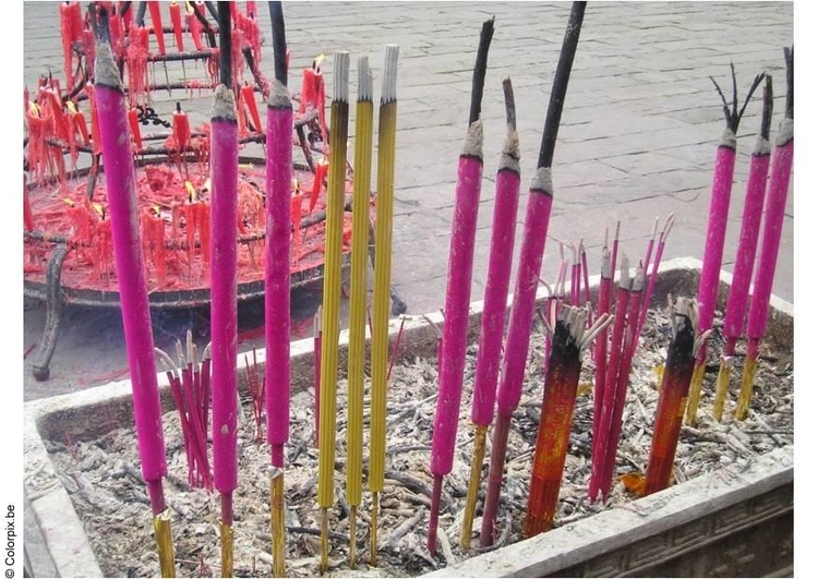 Photo incense at Mount Emei