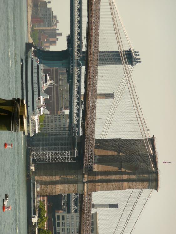 New York - Brooklyn Bridge and Manhattan Bridge