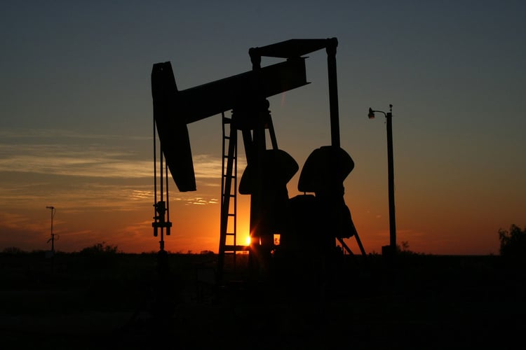 Photo oil well