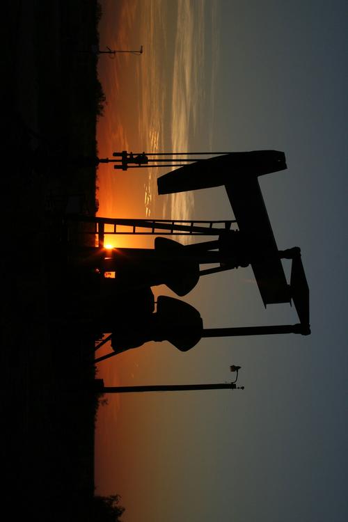oil well