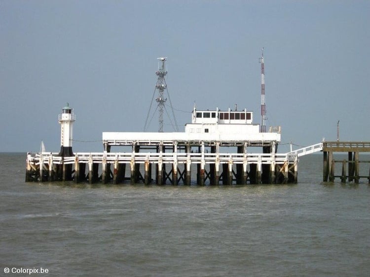 Photo pier sign post