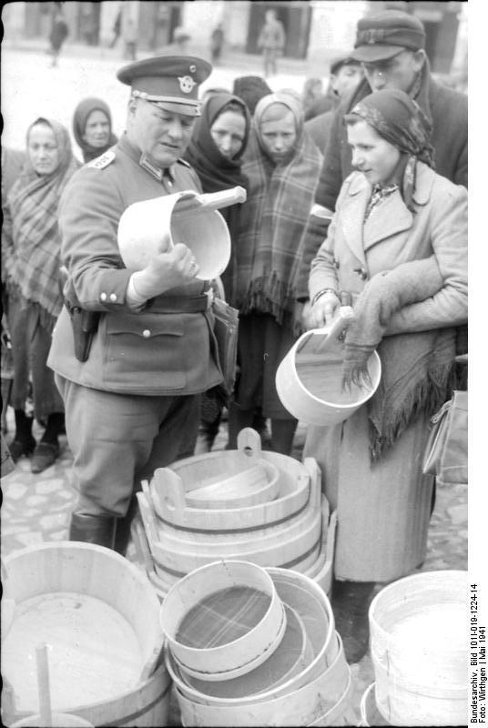 Photo Poland - checking Jews (2)