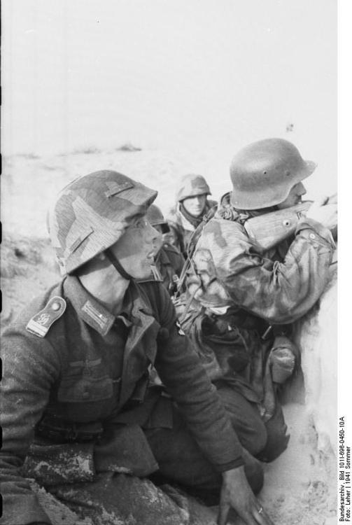 Russia - Soldiers in trench