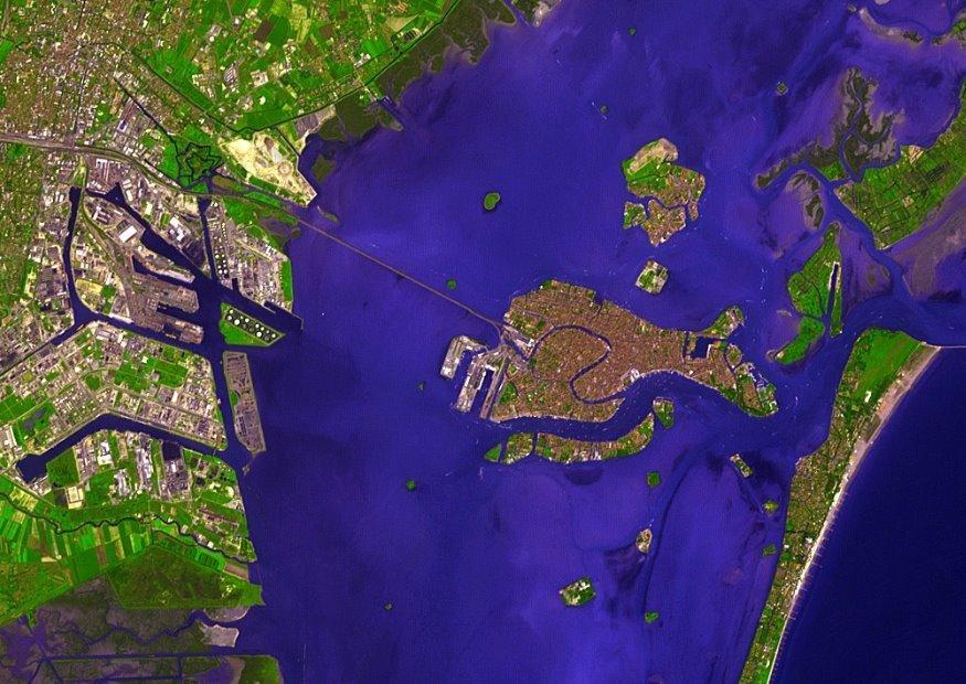 Photo satelite photo Venice
