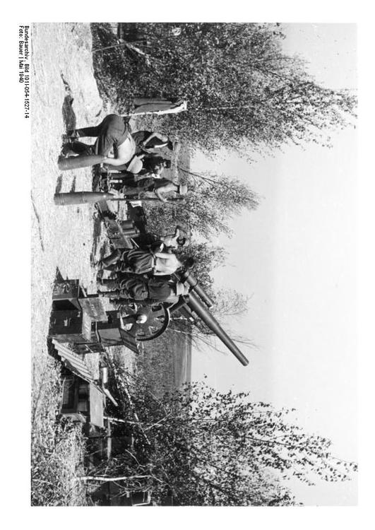 Soldiers load cannons - France