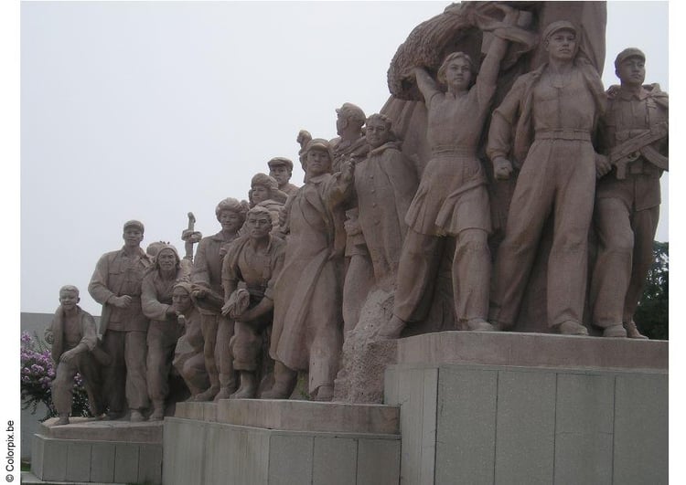 Photo statue at Tienanmen Square