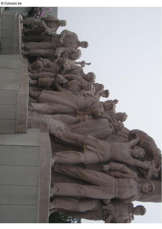 statue at Tienanmen Square