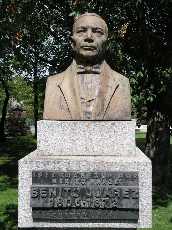 Photo statue - president Benito JuÃ¡rez