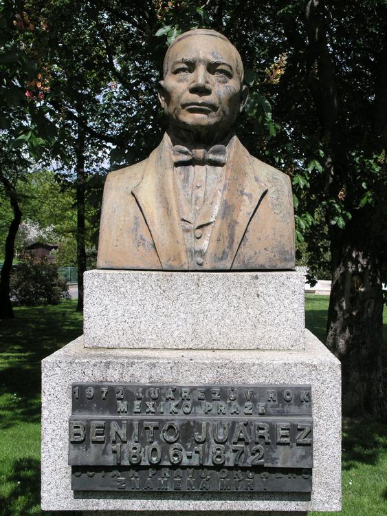 statue - president Benito JuÃ¡rez