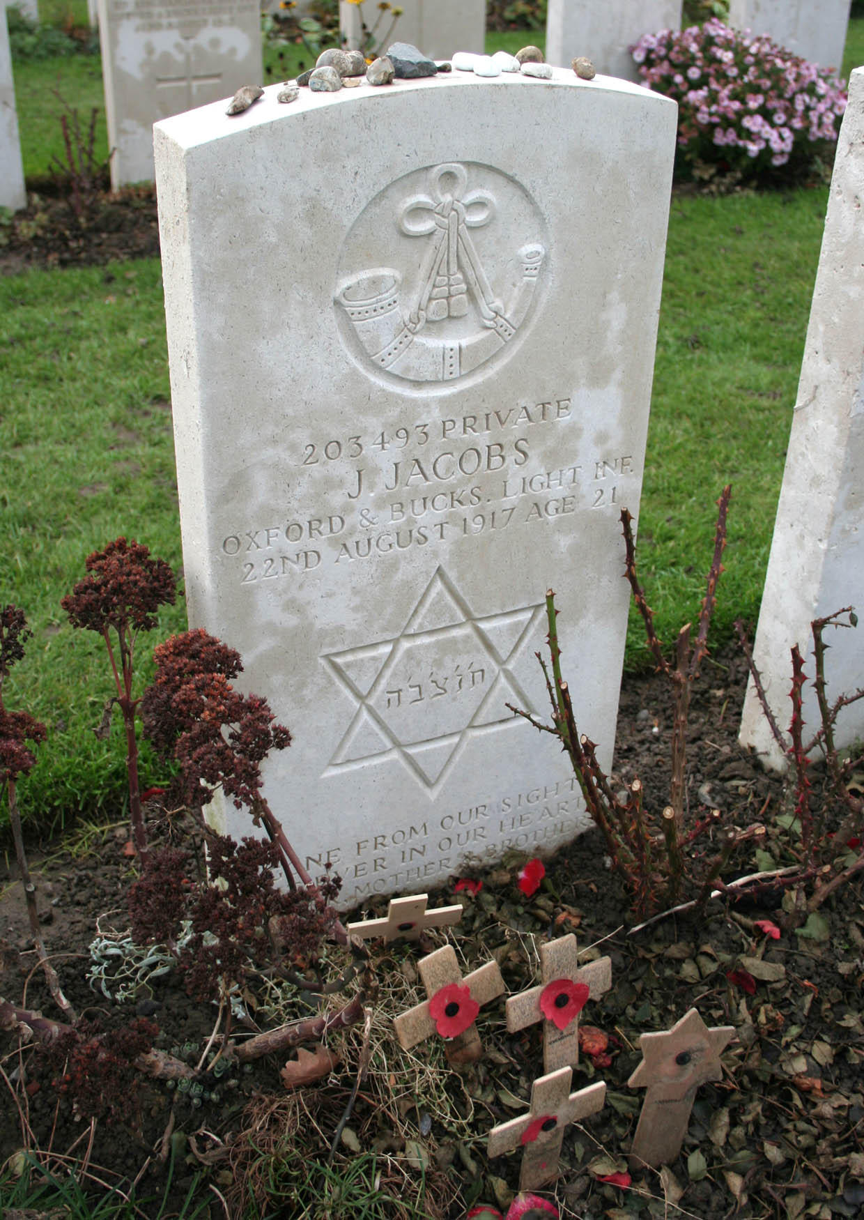 Photo Tyne Cot Cemetary- grave of the Jewish soldier