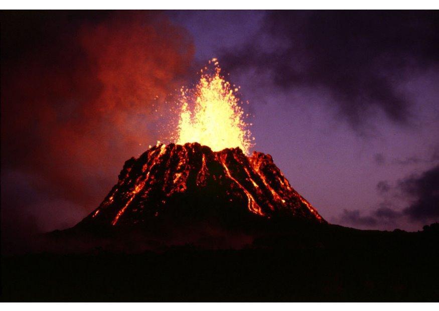 Photo vulcano - volcanic eruption