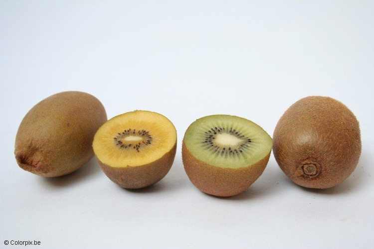 Photo yellow and green kiwi